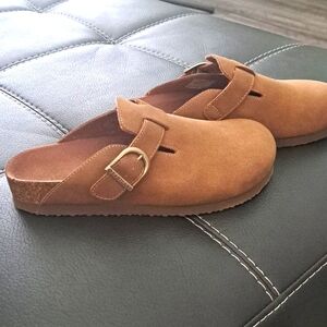 New women's Eastland slide in clogs/ no defects